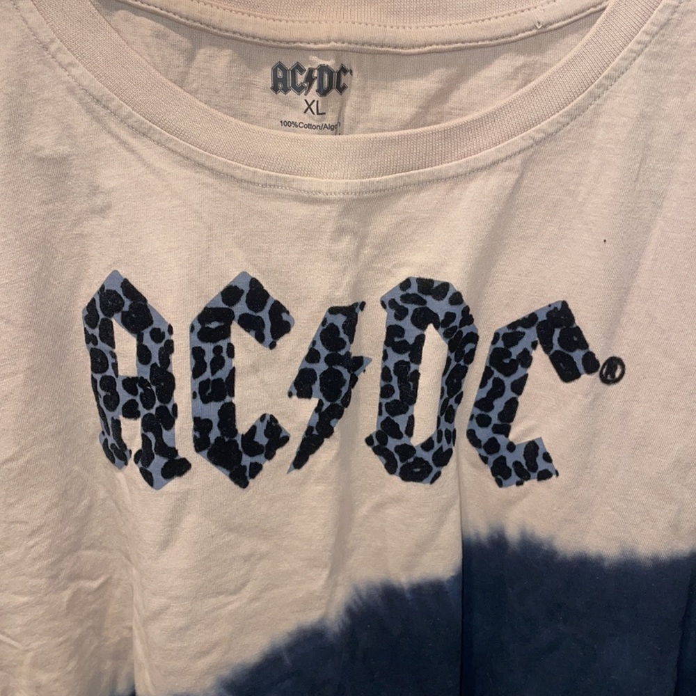 AC/DC - Picture 2 of 5